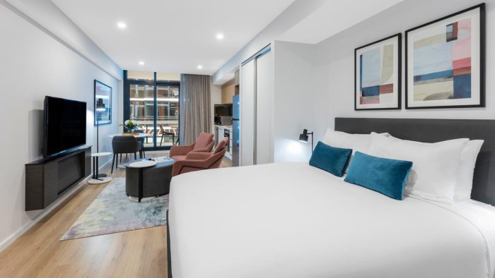 Adelaide & Barossa Valley Getaway in Luxury Accommodation - Image 2