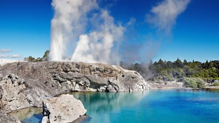 New Zealand Adventure with Breakfast daily for 14 days - Image 4