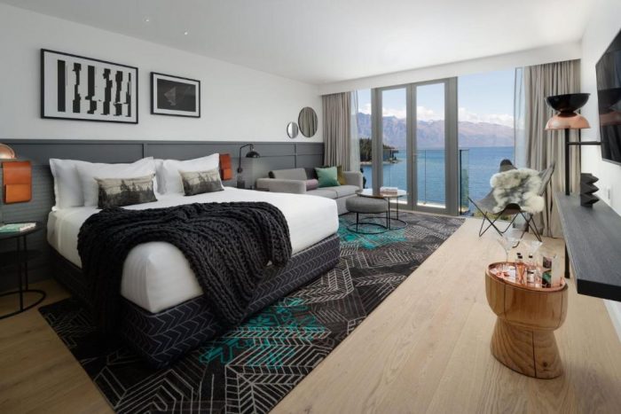 Queenstown, New Zealand Getaway for 4 nights with Milford Sound Overnight Cruise
