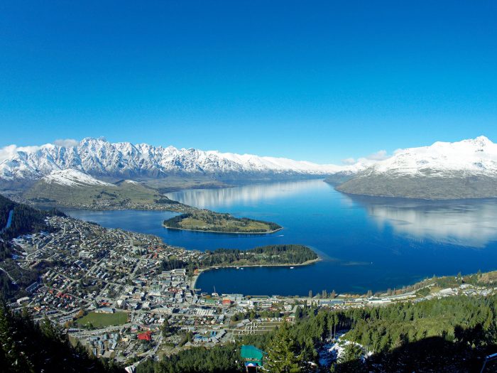 Queenstown, New Zealand Getaway 7 nights at Oaks Shores with Lift Pass - Image 2